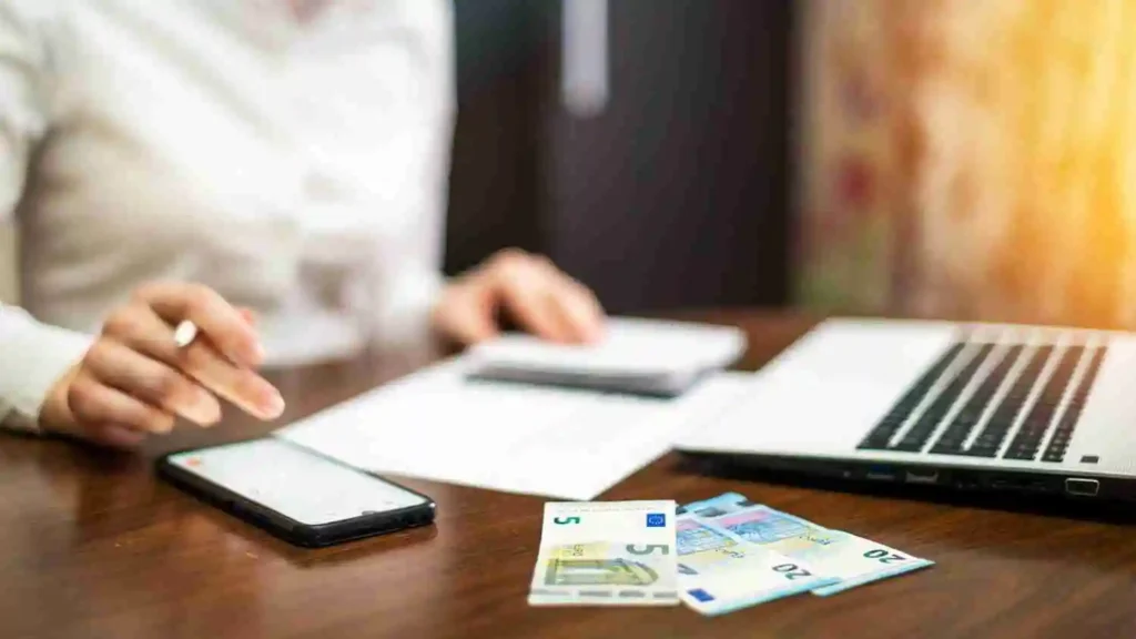 Foto SCFI x SCD: quais as diferenças entre essas instituições?